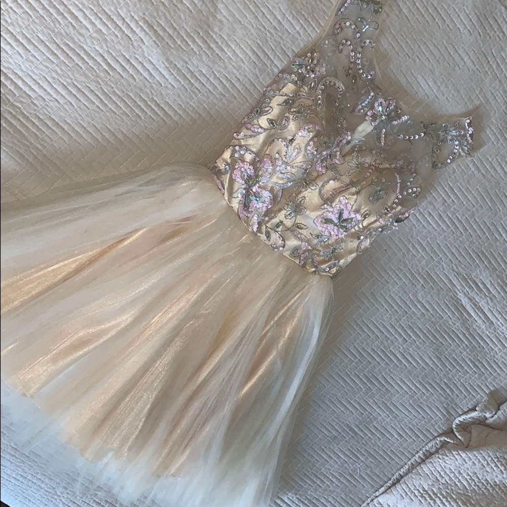 Short dress